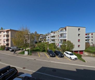 Deine neue Familiewohnung - mit Balkon, grosse Fenster, sonnig, Gri... - Photo 2