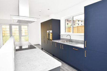 2 bedroom semi-detached house to rent - Photo 4