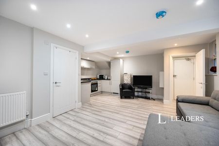 1 bedroom flat to rent - Photo 4