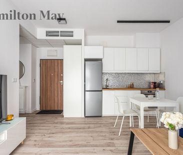 Warszawa, Wola, aleja Prymasa Tysiąclecia - Photo 2