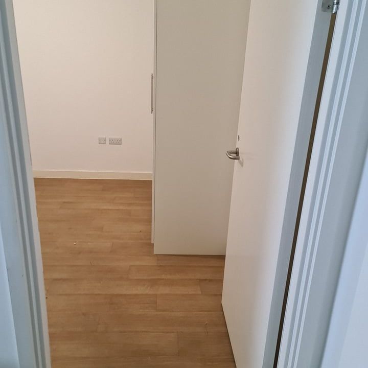 Room in a Shared Flat, Lascelles House, SW8 - Photo 1