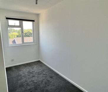 2 bedroom semi-detached house to rent - Photo 2