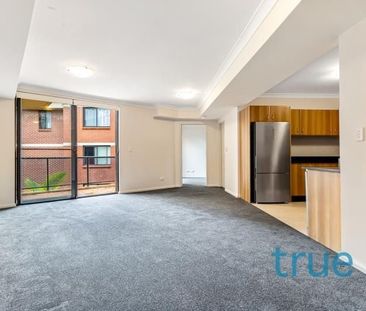 MODERN, SPACIOUS AND IN A PRIME POSITION - Photo 3