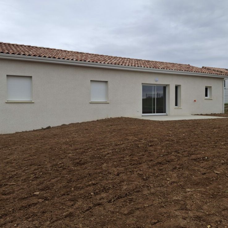 Maison neuve en lotissement - Photo 1