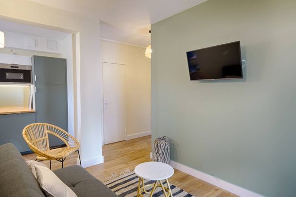 Chambre de standing dans Appartement T5 rénové - Photo 1