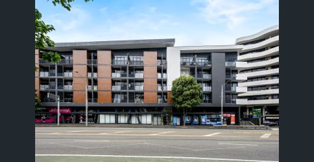 Modern 1-Bedroom Apartment with Study in Travancore - Photo 2