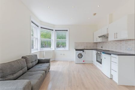 Hackney Road - Photo 2