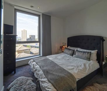 2 Bed Flat, Columbia West Apartments, E14 - Photo 5