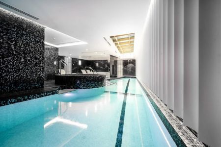 Park Avenue Elegance Meets Premier Melbourne Living - Photo 2