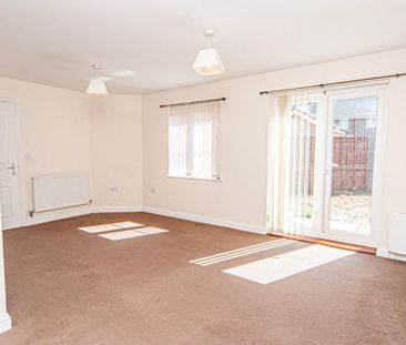 3 bedroom semi-detached house to rent - Photo 1