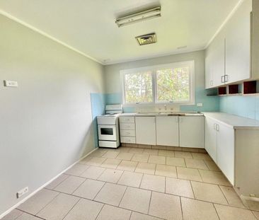 Spacious Family Home with Prime Street Exposure - Photo 1