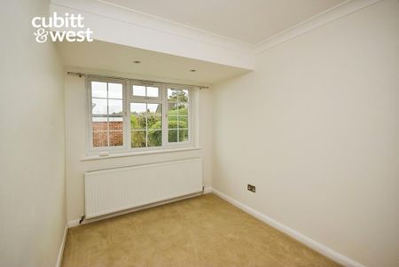 5 bedroom end of terrace house to rent - Photo 3