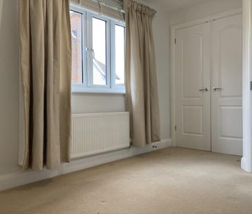 3 bedroom terraced house to rent - Photo 4