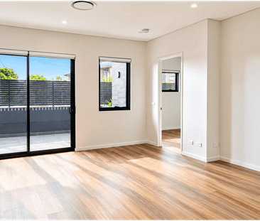 LUXURY 3-BEDROOM APARTMENT FOR RENT - Photo 1