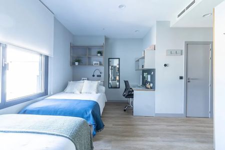 Calle Camilo José Cela, Sevilla, Andalusia 41018 - Photo 3