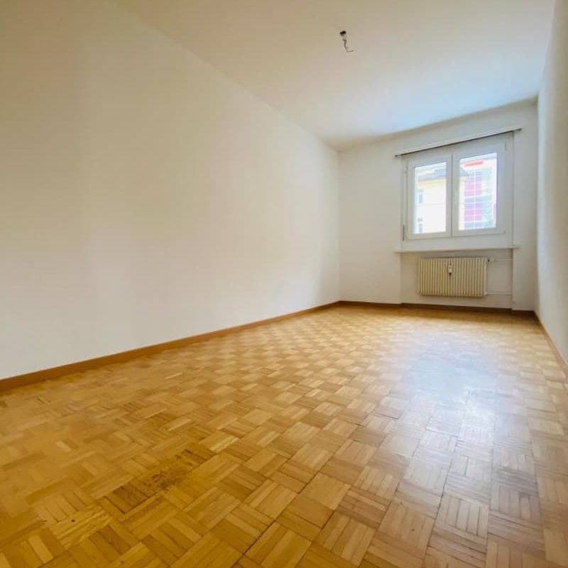 "Schöne, lichtdurchflutete 5-Zimmer-Wohnung an zentraler Lage!" - Photo 1