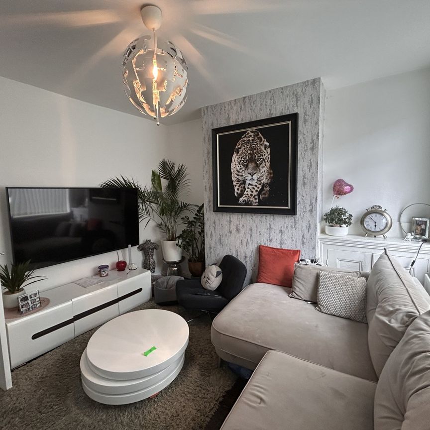 2 bedroom terraced house to rent - Photo 1