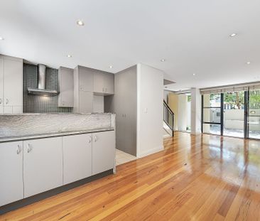 3/2 Armstrong Street, - Photo 2