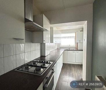 4 bedroom terraced house to rent - Photo 6