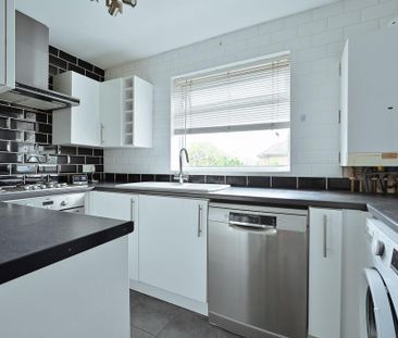 2 bedroom maisonette to rent - Photo 3