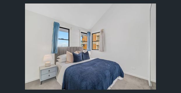 Contemporary Living Meets Coastal Charm – 3 Bedroom Retreat - Photo 1