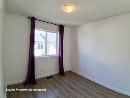 10909 106 Street NW - #54 — Townhouse - Photo 3