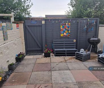 2 bedroom terraced house to rent - Photo 2