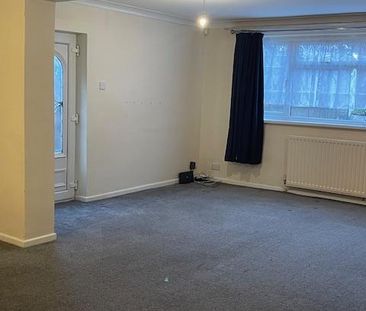 4 bedroom detached house to rent - Photo 1