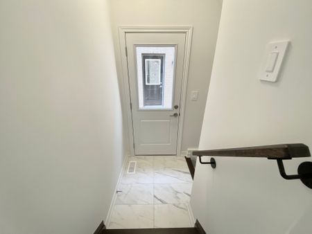 For Lease - 1461 Savoline Boulevard, Milton, Ontario - Photo 4