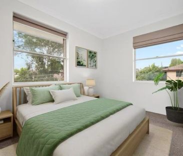 Well maintained| Bright| Spacious Two Bedroom In Ultra Convenient L... - Photo 5