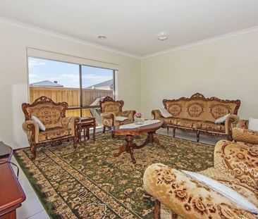 Immaculate Home with Multiple Living Zones in Sought-After Tarneit ... - Photo 1