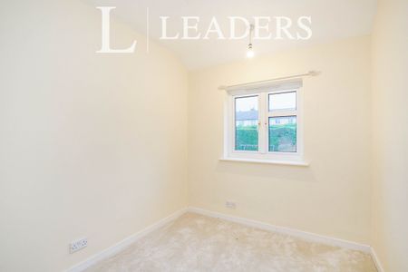 3 bedroom mid-terrace to rent Upper Fant Road - Photo 2