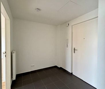 Sehr schöne 2-Zimmer-Wohnung mit Küche, großem Balkon & Carportpark... - Photo 4