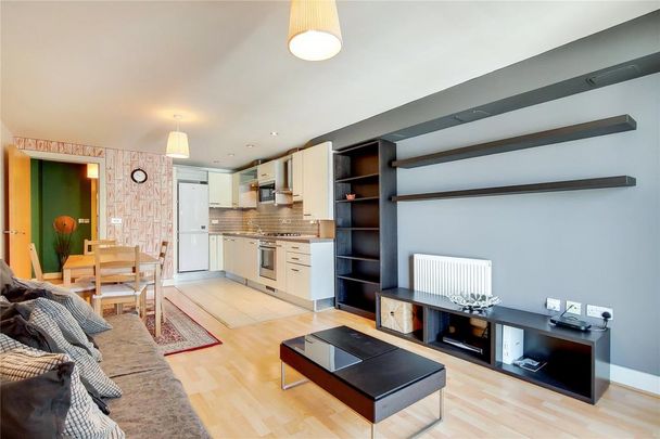 1 bedroom flat to rent - Photo 1