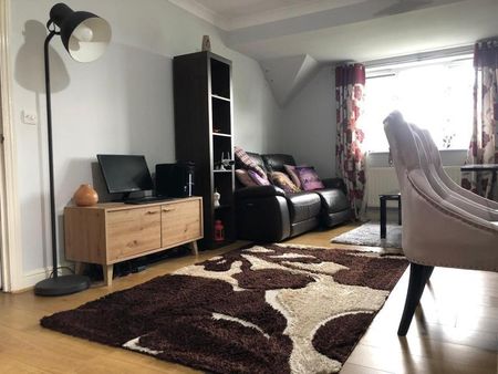 2 bedroom flat to rent - Photo 2