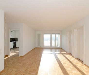 Sur les hauteurs de la Chaux-de-Fonds, ce 3.5 pièces vous attend ! - Photo 4