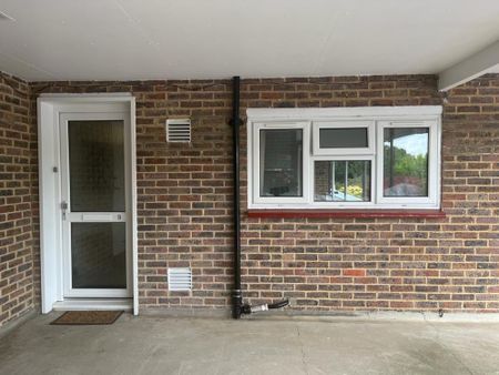 Scott Road, Crawley, RH10 - Photo 5