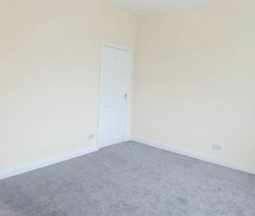 20 Cordingley Street, BD4 0PP - Photo 4