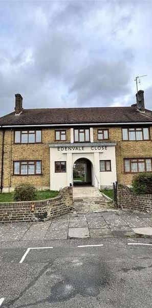 Edenvale Close, Mitcham, CR4 - Photo 1