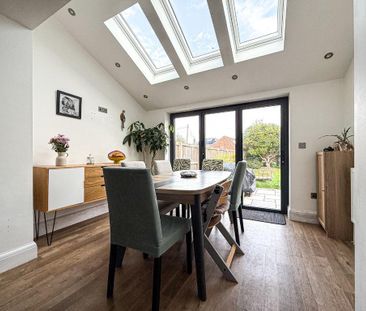 3 bedroom semi-detached house to rent - Photo 6