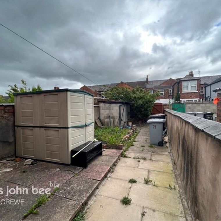 3 bedroom terraced house to rent - Photo 1