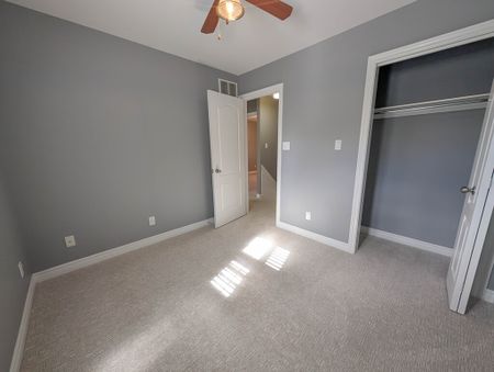 Spacious 4-Bedroom Home with Hot Tub in Niagara-On-The-Lake! - Photo 5