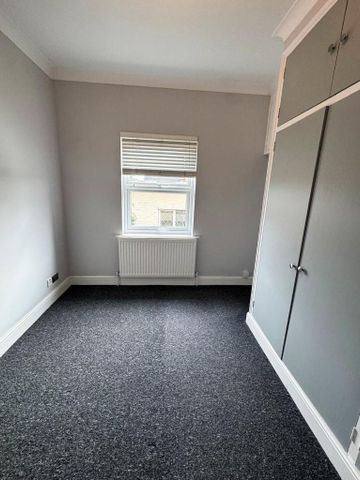 3 bedroom flat to rent - Photo 3