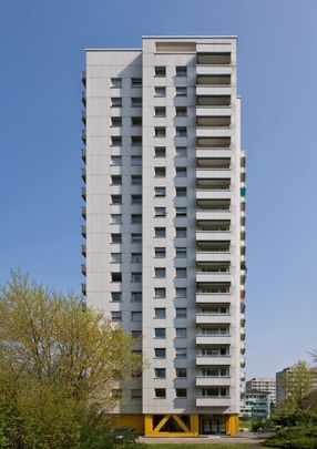 Moderne Wohnung im Hochhaus - Foto 1