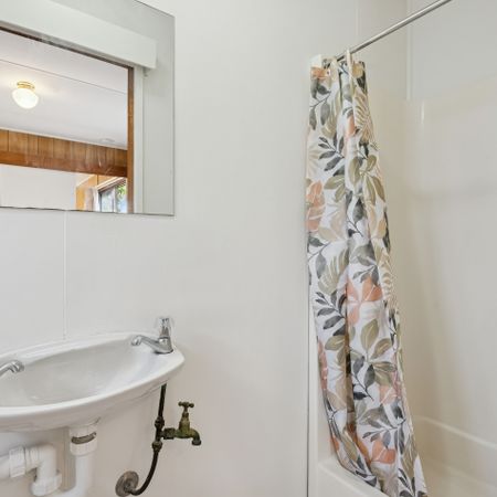 Neat & Tidy Weatherboard Unit - Photo 4