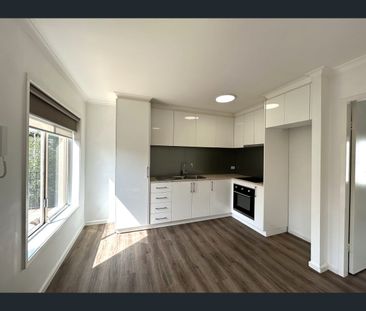 5/185 Buckley Street, Essendon, Vic 3040 - Photo 3