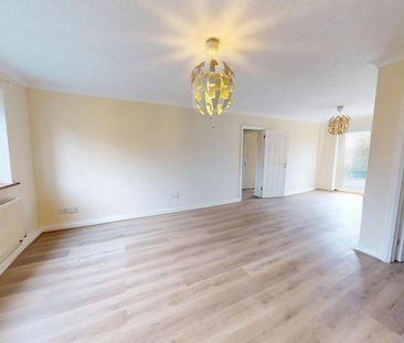 4 bedroom semi-detached house to rent - Photo 5