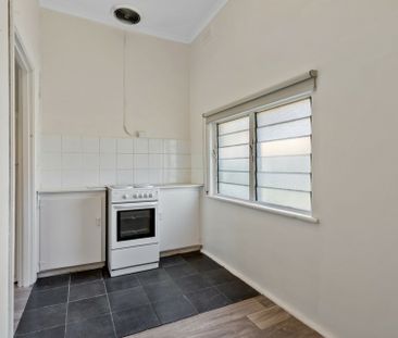 Retro Charm with Space to Make It Your Own - Photo 5