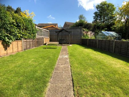 4 bedroom detached house to rent - Photo 4