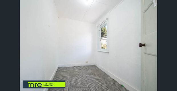 140 metres from town !! - Photo 1